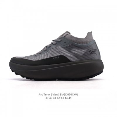 公司级 始祖鸟 Arc’Teryx 男鞋 Sylan系列 轻量透气舒适山地越野跑鞋户外徒步运动鞋。Arc’Teryx鞋新生，户外新征程。Sylan：速度与技术的