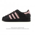 二层皮 阿迪达斯 Adidas Superstar 三叶草经典贝壳头系列 新款休闲板鞋潮流男女士运动鞋 。鞋面柔软皮革材质 标志性的贝壳鞋头，锯齿三条纹，简约的