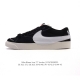 耐克 Nike Blazer Low '77 Jumbo 运动鞋 抓地板鞋 革新重塑经典街头人气鞋款 采用人气传统外观 巧搭大号耐克勾勾设计和宽大鞋带 柔软泡绵