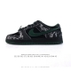 公司级 耐克 Nike Sb Dunk Low Pro 男女同款运动鞋复古板鞋。采用柔软皮革鞋面，经久耐穿，塑就如元年款 Dunk 般的复古质感。鞋头透气孔，搭
