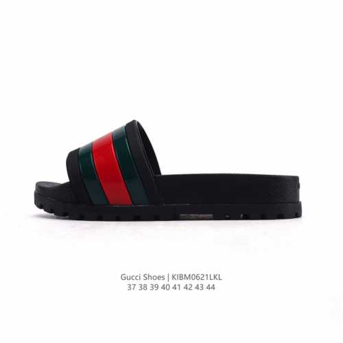 Gucci 古奇 官网主推款休闲运动拖鞋 沙滩鞋 家居鞋 3D印花字一拖鞋 历年经爆典款 一脚蹬凉拖鞋。正品原版开模 高端复刻 Gucci 24Ss 夏季时潮尚