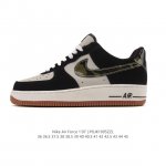 耐克 Nike Air Force 1 '07 Low 空军一号含气垫 低帮百搭厚底增高休闲运动板鞋。柔软、弹性十足的缓震性能和出色的中底设计，横跨复古与现代的