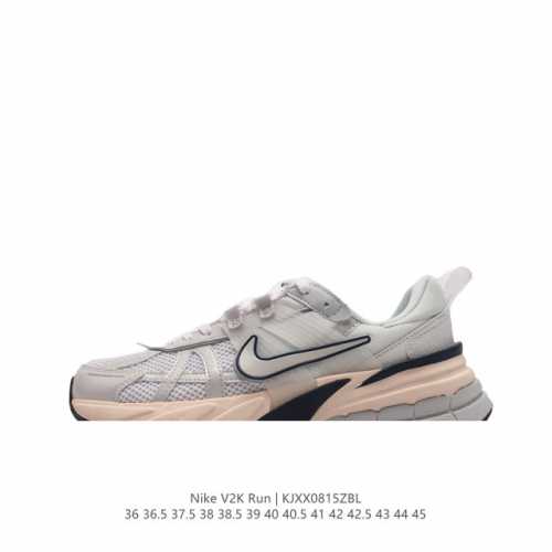 nike 耐克 V2K Run 减震防滑 复古低帮运动跑步鞋 超火复古跑鞋，采用太空革组合呼吸网眼布鞋面材质，搭载正确4层组合底模，嵌入tpu加固稳定模块,双层