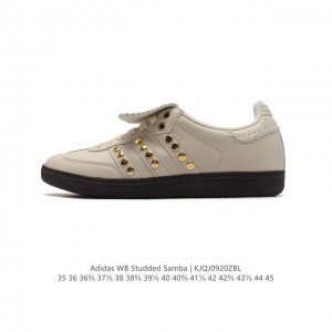 公司级 阿迪达斯 Adidas Samba新款 德训鞋 时尚休闲运动板鞋- Wales Bonner 的 Adidas Samba “Studded”亮相，Ad