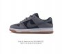 耐克 Nike Sb Dunk Low Pro 男女同款运动鞋复古板鞋 尽情迈步 彰显个性风采 采用牛仔布鞋面 经久耐穿 塑就如元年款 Dunk 般的复古质感