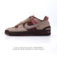 耐克 Union X Nike Field General 全新鞋款 男女款运动板鞋。Nike Field General 鞋型诞生于 1982 年，最初为足球