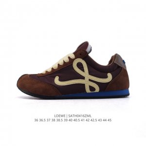 公司级 Loewe 罗意威 Ballet Runner 皮革织物拼接 简约圆头 系带 低帮 运动休闲鞋这双鞋是Loewe新发布的Ballet Runner ，被