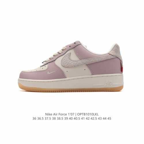 耐克 Nike Air Force 1 '07 Low 空军一号含气垫 小白鞋 低帮百搭厚底增高休闲运动板鞋。柔软、弹性十足的缓震性能和出色的中底设计，横跨复古