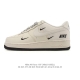 特价 耐克 Nike Air Force 1 '07 Low 空军一号含气垫 小白鞋 低帮百搭厚底增高休闲运动板鞋。柔软、弹性十足的缓震性能和出色的中底设计，横