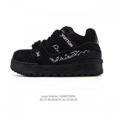 公司级 路易威登 Louis Vuitton Lv路易威登板鞋 2025年新款 闪亮钻石鞋面 时尚运动鞋潮厚底增高男女同款板鞋。舒适防滑底和百搭性霸屏整个时尚娱