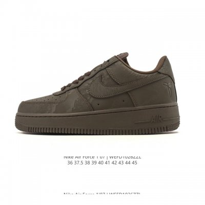 耐克 Nike Air Force 1 '07 Low 空军一号含气垫 低帮 小白鞋 百搭厚底增高休闲运动板鞋。柔软、弹性十足的缓震性能和出色的中底设计，横跨复