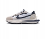 耐克 Sacai X Nike Vaporwaffle 华夫三代 走秀重磅联名款运动鞋 鞋款由pegasus与vaporfly两款鞋型的设计元素共同构建 鞋身材