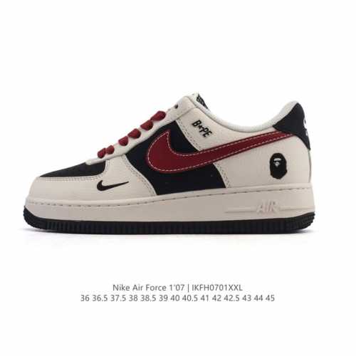 公司级 耐克 Nike Air Force 1 '07 Low 空军一号含气垫 小白鞋 低帮百搭厚底增高休闲运动板鞋。柔软、弹性十足的缓震性能和出色的中底设计，