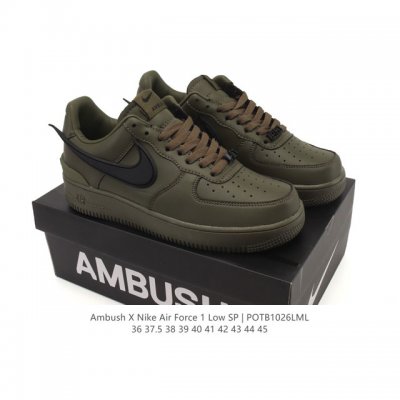 耐克 空军一号 Af1 低帮休闲板鞋 Ambush X Nk Air Force 1'07 Low Sp 空军一号联名标志性的Swoosh延伸至鞋跟之外，鞋舌和