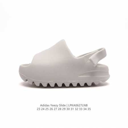 童鞋开学季 阿迪达斯 Adidas Yeezy Slide 儿童经典运动凉拖鞋 沙滩鞋 时尚厚底增高一字拖鞋。Yeezy Slide椰子凉拖鞋的外观十分吸引人， - 点击图像关闭