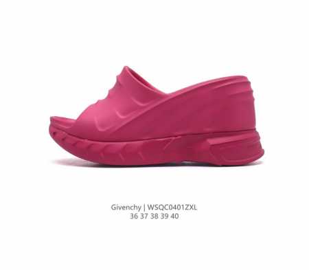 Givenchy 纪梵希 女士粗高跟鞋 夏季一字拖鞋 厚底增高女鞋 高端奢潮 网红款 经典潮流givenchy压纹logo 超软鞋底休闲拖鞋 沙滩鞋 海外代购 - 点击图像关闭
