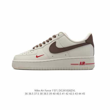 耐克 Nike Air Force 1 '07 Low 空军一号含气垫 低帮百搭厚底增高休闲运动板鞋。柔软、弹性十足的缓震性能和出色的中底设计，横跨复古与现代的 - 点击图像关闭