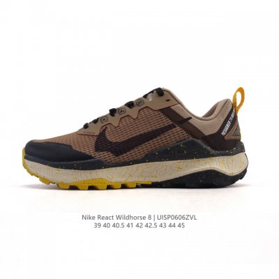 耐克 Nike Wildhorse 8 男子越野跑步鞋Nike跑步鞋 缓震透气 运动鞋，穿上Nike Wildhorse 8 越野跑步鞋，由步道起点往山顶前进，