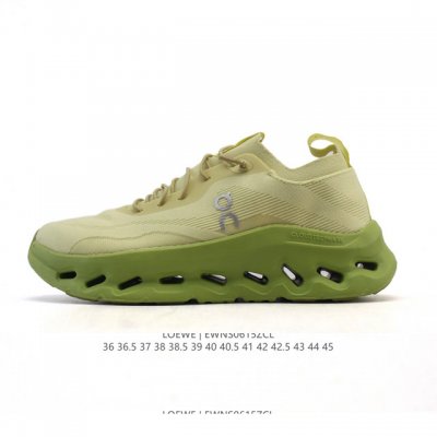 真标 Loewe 罗意威 X On 昂跑全新合作系列运动鞋 时尚老爹鞋，品牌与瑞士高性能运动品牌On携手打造的此系列作品专为城市与户外生活而设，充分彰显蕴含可持