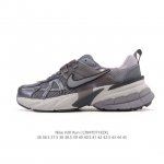 公司级 Nike 耐克 V2K Run 减震防滑 复古低帮运动跑步鞋 超火复古跑鞋，采用太空革组合呼吸网眼布鞋面材质，搭载正确4层组合底模，嵌入Tpu加固稳定模