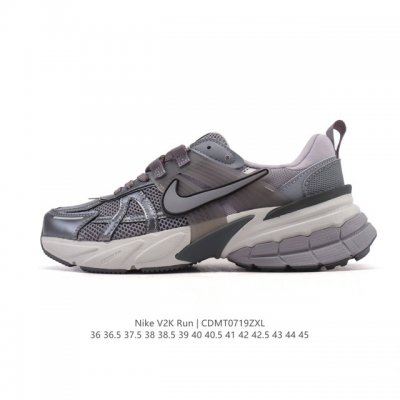 公司级 Nike 耐克 V2K Run 减震防滑 复古低帮运动跑步鞋 超火复古跑鞋，采用太空革组合呼吸网眼布鞋面材质，搭载正确4层组合底模，嵌入Tpu加固稳定模