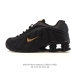 新品 耐克 Nike Shox R4 科技感运动鞋。金属质感鞋面 + 超大气柱 球鞋！Nike Shox R4上脚超炫酷Nike Shox R4十年经典鞋款，复