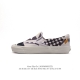 万斯 Vans Classic Slip-On 范斯经典低帮百搭一脚蹬休闲板鞋帆布情侣鞋。 类型：男女鞋 码数：35-44 硫化半码 编码：Hgkw0605Zz