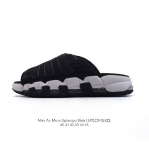 耐克 Nike Air More Uptempo Slide皮蓬拖鞋 休闲沙滩鞋 家居拖鞋 以流行于街头的涂鸦文化为设计灵感，整体的设计风格夸张而充满魅力，厚实