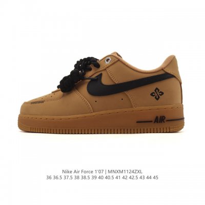 耐克 Nike Air Force 1 '07 Low 空军一号含气垫 低帮小白鞋 百搭厚底增高休闲运动板鞋。柔软、弹性十足的缓震性能和出色的中底设计，横跨复古