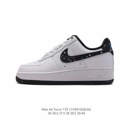 特价 耐克 Nike Air Force 1 '07 Low 空军一号含气垫 低帮百搭厚底增高休闲运动板鞋。柔软、弹性十足的缓震性能和出色的中底设计，横跨复古与 - 点击图像关闭