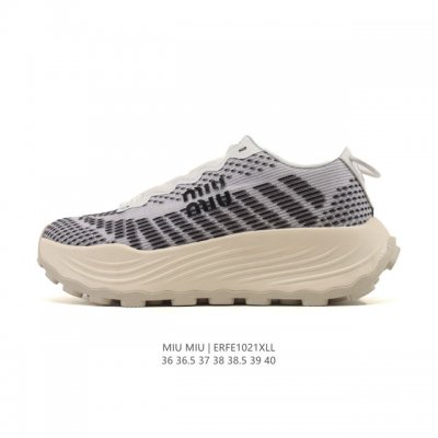 新品公司级 Miumiu厚底增高运动老爹鞋，时尚舒适之选！缪缪 Miumiu 的厚底跑鞋，以其卓越的品质和时尚感，成为了时尚达人们的宠儿。这款鞋子采用高品质的水