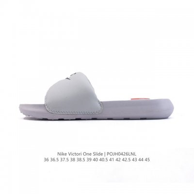 公司级 耐克 Nike Victori One Slide 耐克 夏季时尚舒适 高品质 一字拖鞋沙滩鞋拖鞋。采用全新柔软泡棉，响应灵敏，轻盈非凡，打造休闲舒适的