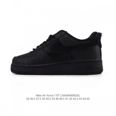 耐克 Nike Air Force 1 '07 Low 空军一号含气垫 小白鞋 低帮百搭厚底增高休闲运动板鞋。柔软、弹性十足的缓震性能和出色的中底设计，横跨复古