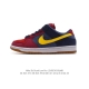 耐克 Nike Sb Dunk Low Pro 女款运动鞋复古板鞋，尽情迈步，彰显个性风采。采用柔软皮革鞋面，经久耐穿，塑就如元年款 Dunk 般的复古质感。鞋