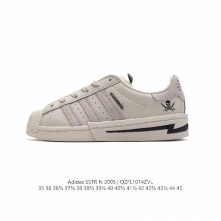 阿迪达斯 Adidas Superstar 三叶草经典贝壳头系列 新款休闲板鞋潮流男女士运动鞋 。鞋面柔软皮革材质 标志性的贝壳鞋头，锯齿三条纹，简约的线条。就 - 点击图像关闭