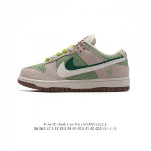 Nb系列耐克 女鞋 Nike Dunk Low Se “85” 双勾√ 运动滑板鞋 复古板鞋，尽情迈步，彰显个性风采。鞋身左右侧均配有皮革质双swooshes。