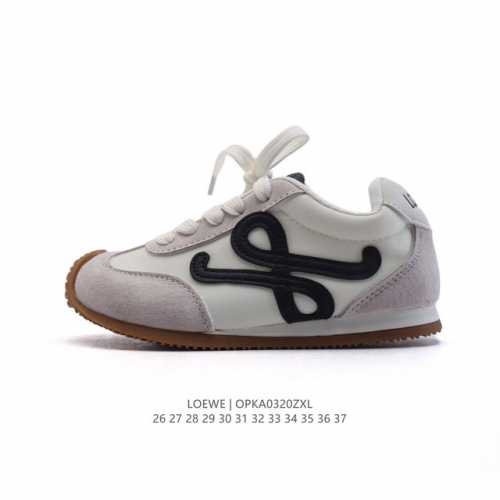160 【童鞋】Loewe/罗意威 Ballet Runner 皮革 简约圆头 系带 低帮板鞋 儿童运动休闲鞋这双鞋是Loewe新发布的Ballet Runne