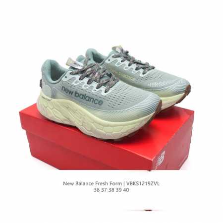 新百伦 [New Balance] Fresh Form 女士运动鞋 厚底增高跑鞋。这款跑鞋不仅有着以大数据为基础的fresh Foam虎蜂大底，还有着独创的h - 点击图像关闭