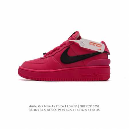 耐克 空军一号 Af1 低帮休闲板鞋 Ambush X Nk Air Force 7 Low Sp 空军一号联名标志性的swoosh延伸至鞋跟之外，鞋舌和鞋垫上 - 点击图像关闭
