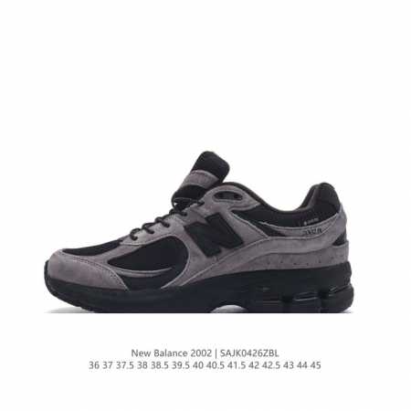 新百伦 New Balance 2002R 跑鞋 男女运动鞋厚底老爹鞋。沿袭了面世之初的经典科技，以 Encap 中底配以升级版 N-Ergy 缓震物料。鞋面则 - 点击图像关闭
