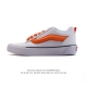 万斯 Vans Knu-Skool Vr3 Lx 面包鞋帆布拼接鞋面。坎普尔 茱利安系列低帮复古硫化休闲运动板鞋“肥胖版大Logo”要说整个年最为热门的鞋型之一