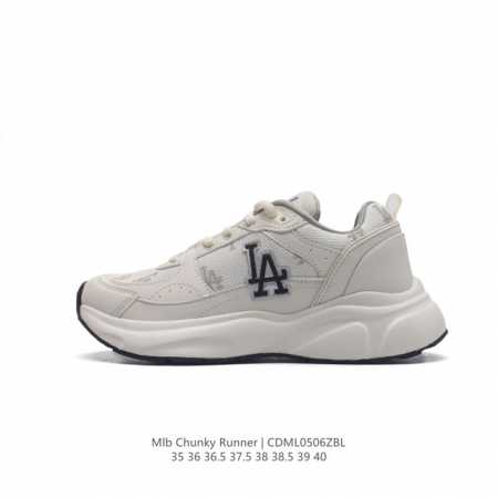 Mlb Fast Ball Classic Monogram 24Ss 纽约洋基队 网红休闲跑鞋 独特时尚风格 货号：3Arnfsb4N Gp006 码数：35 - 点击图像关闭