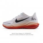 公司级 颠覆式升级！Nike 飞马新鞋 触感柔软，质感升级！随着“耐克 蓝图 系列”在巴黎的盛大发布，全新一代 登月41代 Nike Pegasus 41也正式