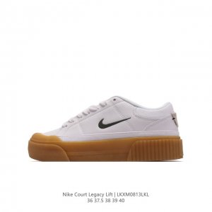 nike 耐克 Court Legacy Lift 女士运动鞋 运动厚底小白鞋 复古休闲鞋，上部和合成的 Strati 重叠,增加纹理、深度和透气性。 刺绣细节