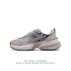 Nike 耐克 V2K Run 减震防滑 复古低帮跑步鞋 超火复古跑鞋，采用太空革组合呼吸网眼布鞋面材质，搭载正确4层组合底模，嵌入tpu加固稳定模块,双层md