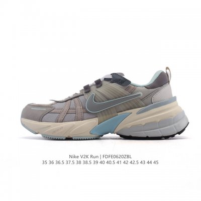 Nike 耐克 V2K Run 减震防滑 复古低帮运动跑步鞋 超火复古跑鞋，采用太空革组合呼吸网眼布鞋面材质，搭载正确4层组合底模，嵌入Tpu加固稳定模块,双层