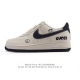 公司级 耐克 Nike Air Force 1 '07 Low 空军一号含气垫 小白鞋 低帮百搭厚底增高休闲运动板鞋。柔软、弹性十足的缓震性能和出色的中底设计，