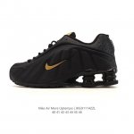 新品 耐克 Nike Shox R4 科技感运动鞋。金属质感鞋面 + 超大气柱 球鞋！Nike Shox R4上脚超炫酷Nike Shox R4十年经典鞋款，复