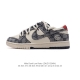 公司级 耐克 Nike Dunk Low Retro 运动鞋复古板鞋 解构绑带 双鞋带 Gucci 联名。作为 80 年代经典篮球鞋款，起初专为硬木球场打造，后