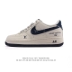 公司级 耐克 Nike Air Force 1 '07 Low 空军一号含气垫 小白鞋 低帮百搭厚底增高休闲运动板鞋。柔软、弹性十足的缓震性能和出色的中底设计，